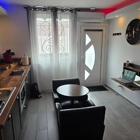 Lejlighed Loveroom66 Studio Romantique Avec Jacuzzi Balneo 2 Places